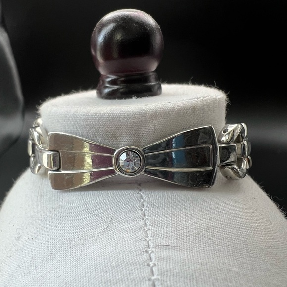 Jewelry - Vintage Bow Bracelet
